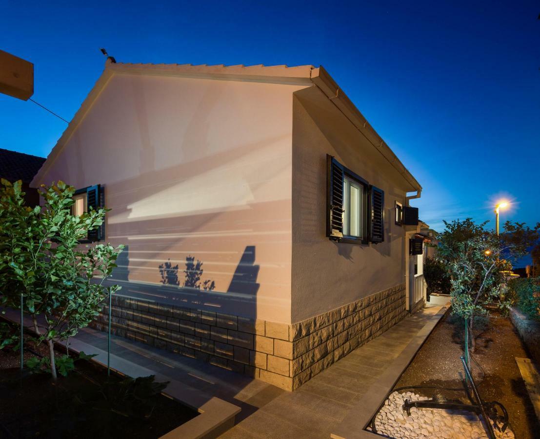 Holiday Home Brac Supetar Exteriör bild